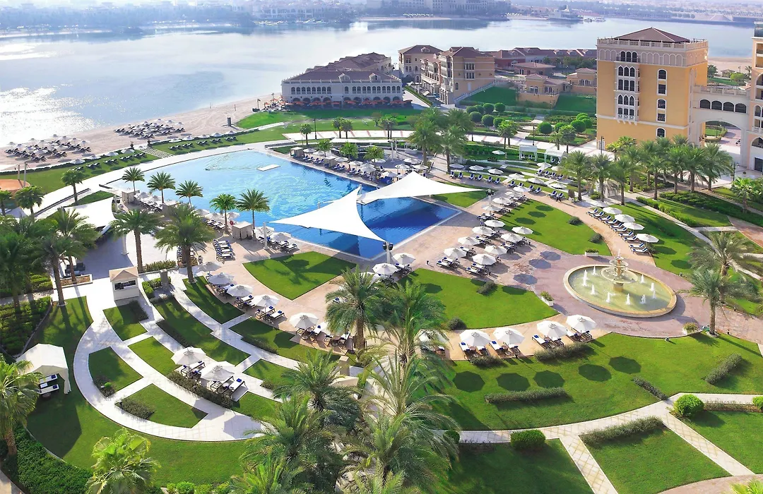 The Ritz-Carlton Abu Dhabi, Grand Canal-1
