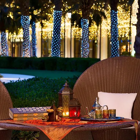 The Ritz-Carlton Abu Dhabi, Grand Canal-2