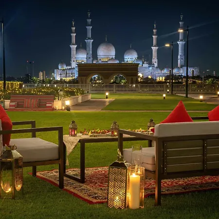 The Ritz-Carlton Abu Dhabi, Grand Canal-2