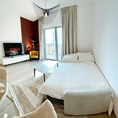 Guest Favorite! 2Br , 4Beds - Yas Island, In Front Of Sea World-2