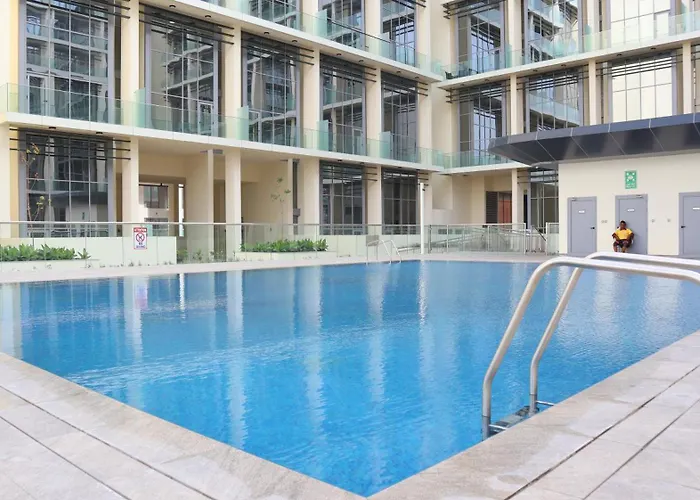 Aurora Your 2Br Duplex Transit Apartment In Masdar City